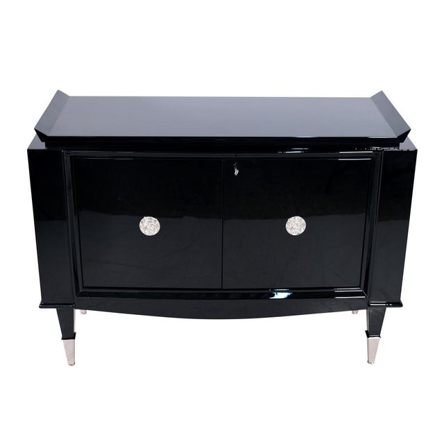 Wood Art Deco Sideboard in Black High-Gloss Lacquer with Chrome Sabots and Chrome Fittings, 1940s For Sale - Image 7 of 9