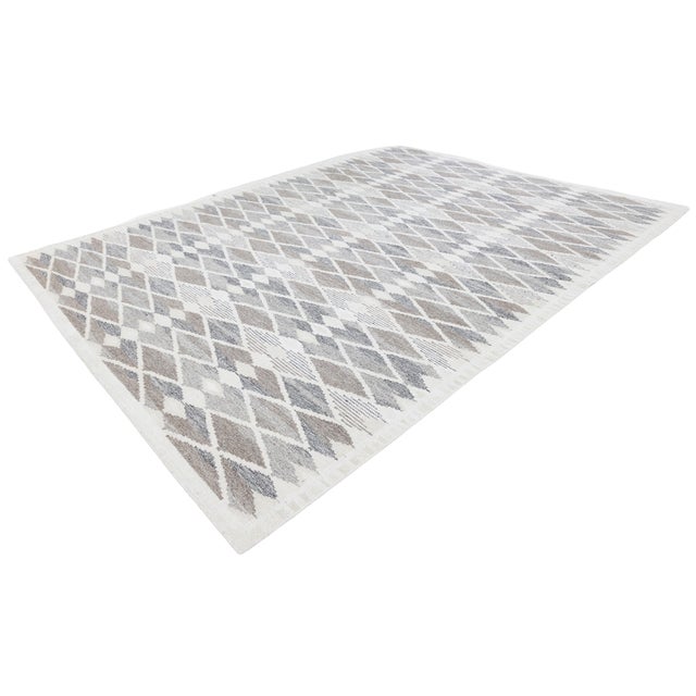 Modern Swedish Flat-Weave Wool Rug With Geometric Diamond Motif in Soft Neutrals For Sale - Image 11 of 11
