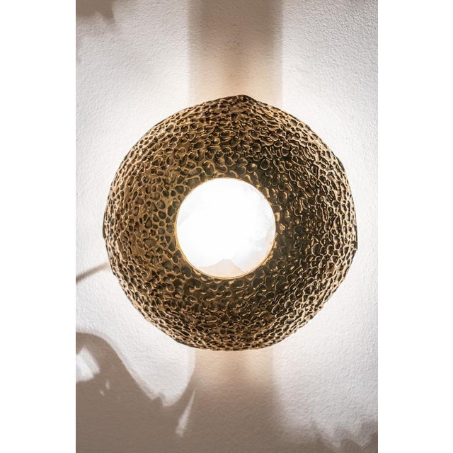 1970s Brutalist Sconce in Bronze, Brass and Alabaster, 1970s For Sale - Image 5 of 7