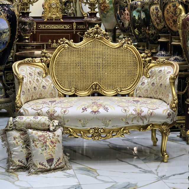 French Style Sofa Settee With Beige White Patterned Fabric For Sale - Image 4 of 8