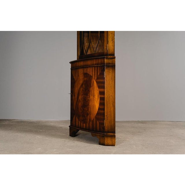 English Style Corner Cabinet in Wood For Sale - Image 17 of 18