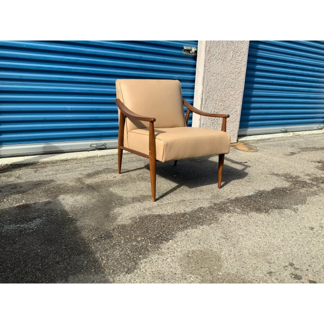 1960s Mid-Century Leather Lounge Chair For Sale In San Diego - Image 6 of 6