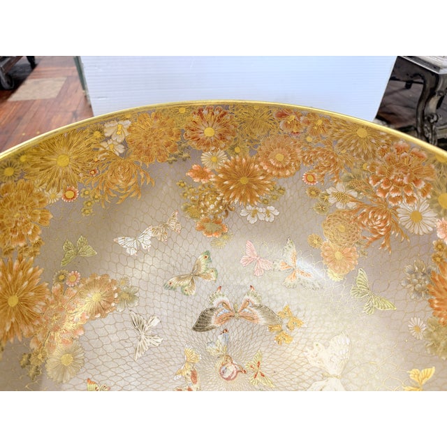 Museum Quality Japanese Gilt-Decorated Porcelain Bowl With Butterflies, Kyoto For Sale - Image 4 of 18