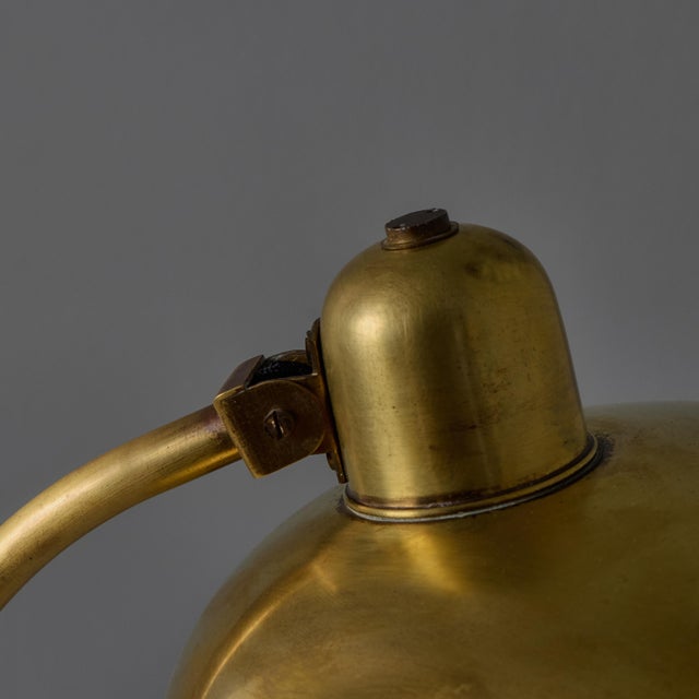 Metal 1940s Giovanni Michelucci Patinated Brass Ministerial Desk Lamp for Lariolux For Sale - Image 7 of 17