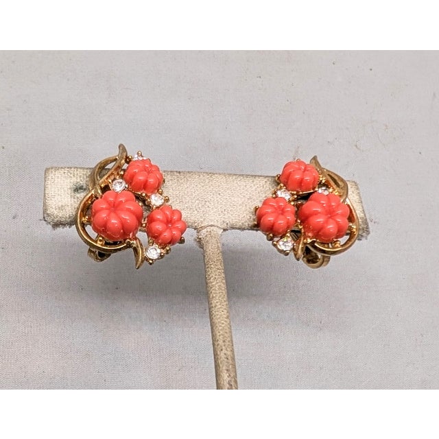 Trifari Vintage 1950s Signed Crown Trifari Goldtone Faux-Coral Melon Rhinestone Clip Earrings-2 Pieces For Sale - Image 4 of 8