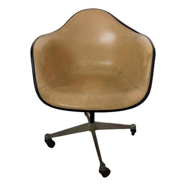 Eames for Herman Miller Mid-Century Mustard Padded Fiberglass Swivel Office Chair For Sale