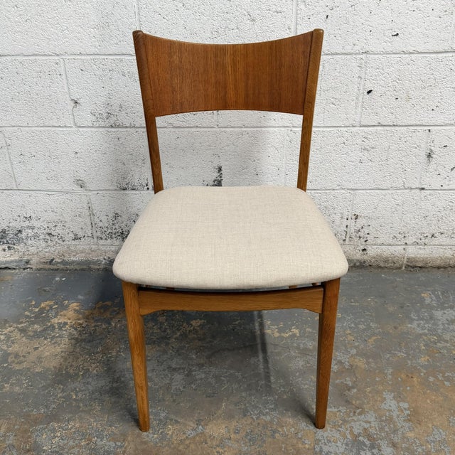 Mid-Century Modern Set of 6 Mid 20th Century Danish Modern Teak Back Dining Chairs by Henning Kjærnulf for Soro Stolefabrik For Sale - Image 3 of 10