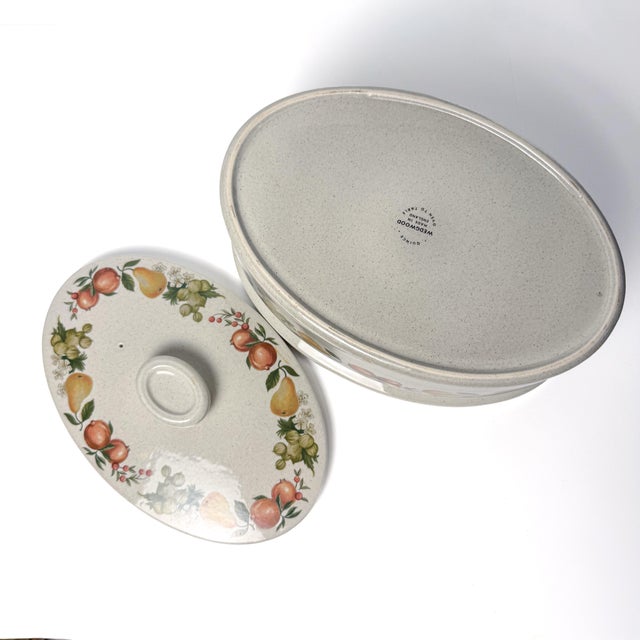 Vintage Wedgwood Quince 2.5-Quart Oval Covered Casserole, England For Sale In Raleigh - Image 6 of 9