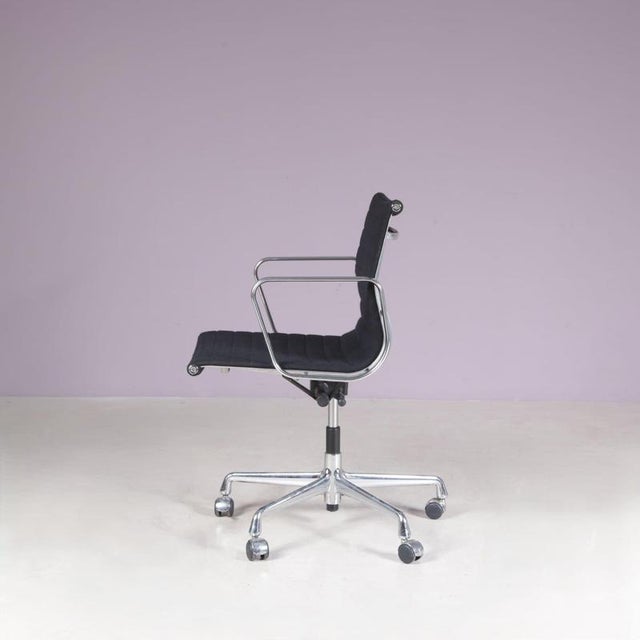 Model EA118 Desk Chair with Chrome Base, Black Hopsack Upholstery and Aluminium Armrests by Charles & Ray Eames for Vitra, Germany, 2000s For Sale - Image 9 of 15