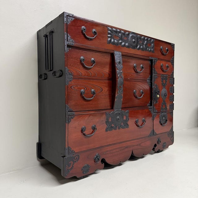 Traditional Japanese Iwayado Kuruma-Dansu on Wooden Wheels, 1960s For Sale - Image 13 of 18