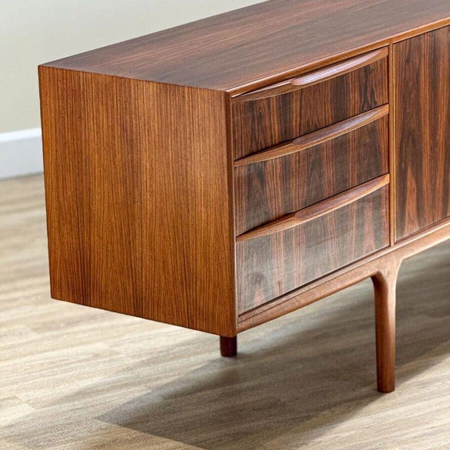 Sideboard in Rosewood by Tom Robertson for Mcintosh For Sale - Image 16 of 18