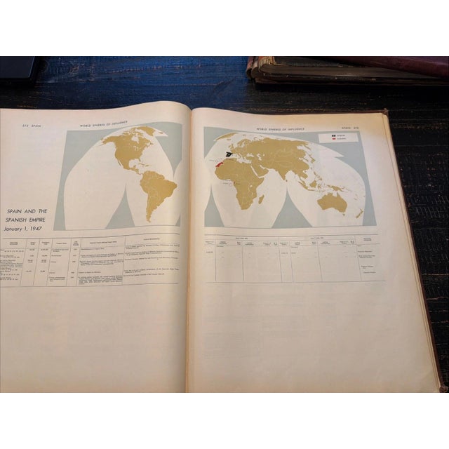 Encyclopedia Britanica World Atlas 1947 Vintage with approximately 150 Map Plates of the United States and Post-WWII World For Sale - Image 10 of 10