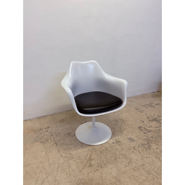 Eero Saarinen Tulip Pedestal Arm Chairs for Knoll - A Pair For Sale In Miami - Image 6 of 12