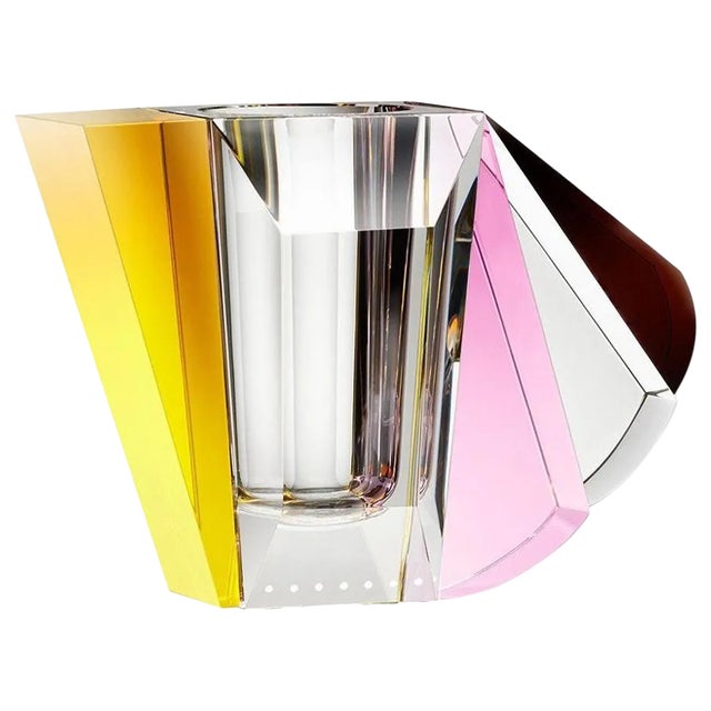 NYC Vase in Hand-Sculpted Crystal by Reflections Copenhagen For Sale