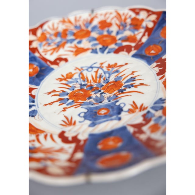Late 19th Century Antique 19th Century Japanese Meiji Period Imari Scalloped Charger Plate For Sale - Image 5 of 7