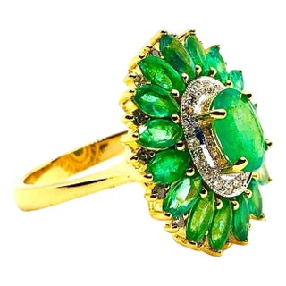 Bochic “Capri” Vintage Natural Diamond & Emerald Vintage Retro Ring Set In 18K For Sale