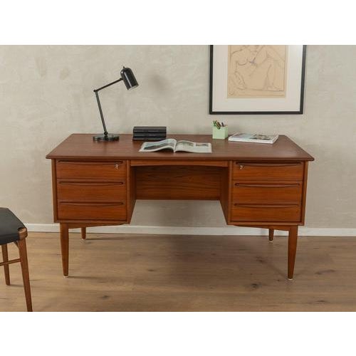 1960s Desk, Svend Åge Madsen Perfect design: perfect proportions and unmistakable attention to detail.High-quality...