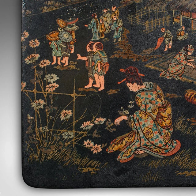 1900's Antique Japanese Lacquered Presentation Box For Sale - Image 9 of 12