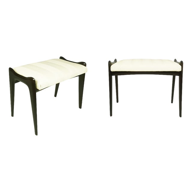Mid-Century Modern Italian Ottomans in Ivory Skai and Wood, 1950s, Set of 2 For Sale