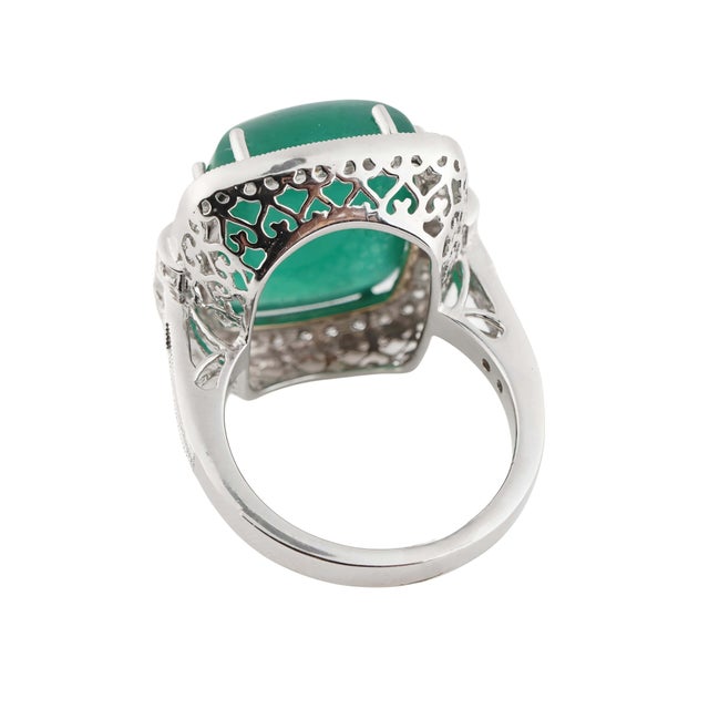 Green Natural Zambian Cabochon Emerald Diamond Ring in 18k Gold For Sale - Image 8 of 8