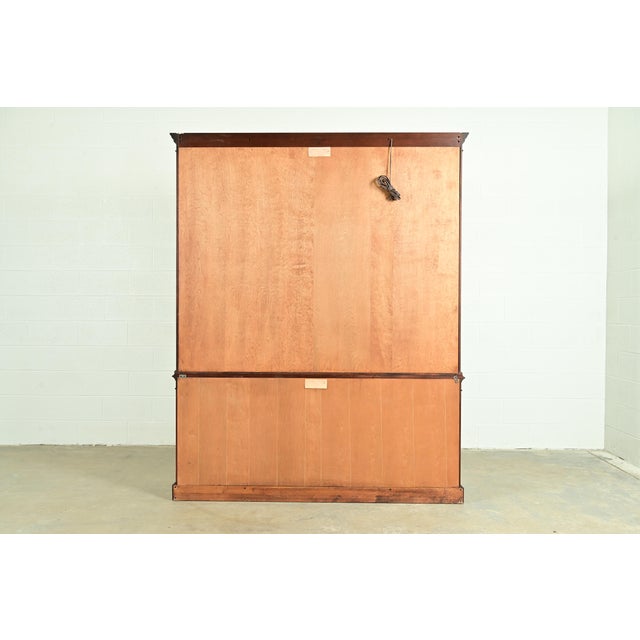 Henkel Harris Georgian Carved Mahogany Lighted Breakfront Bookcase Cabinet For Sale - Image 16 of 18