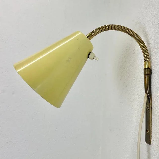 Vintage Italian Adjustable Yellow Metal and Brass Wall Light In the style of Stilnovo and Gio Ponti, 1950 For Sale - Image 9 of 17