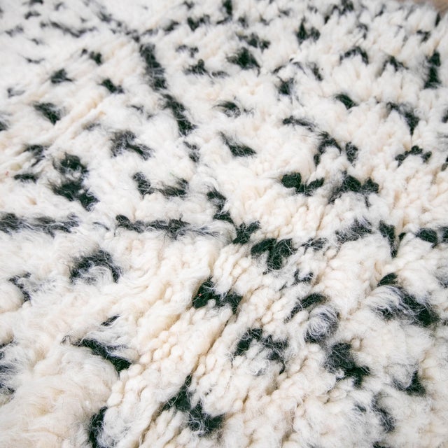 Handwoven Beni Ourain Rug - Small Moroccan Bathroom Rug – Cream Black Dots Shag Pile Bath Mat 2x4 Ft For Sale - Image 10 of 12