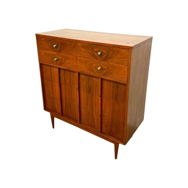 Vintage Mid-Century Modern 5 Drawer Dresser With Diamond Parquet Accent Inlay and Dovetailed Drawers For Sale - Image 4 of 9