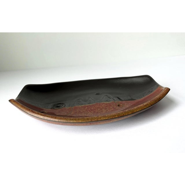 Signed Friedelle Winans Mid‑Century Studio Pottery Dish For Sale - Image 4 of 6