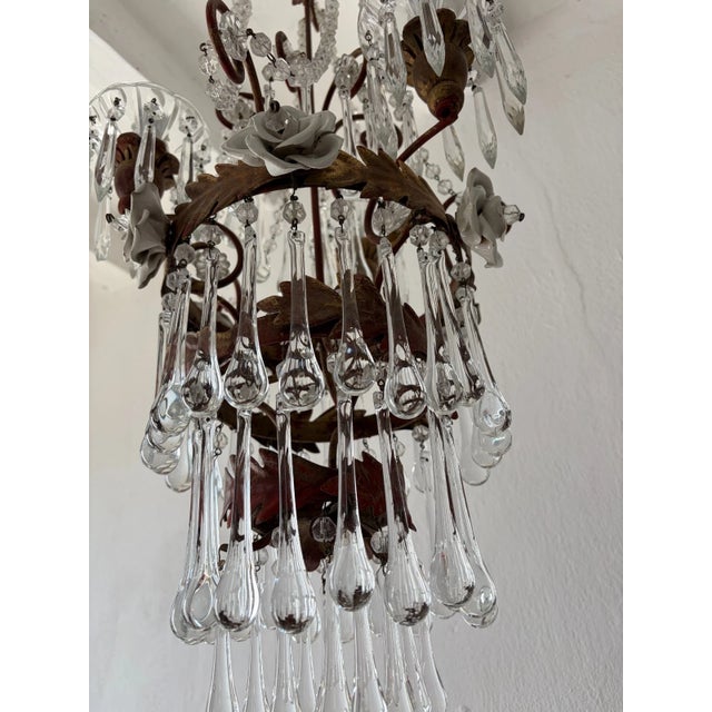 1930s Italian Tiered Tole White Roses Murano Drops Chandelier For Sale - Image 9 of 13