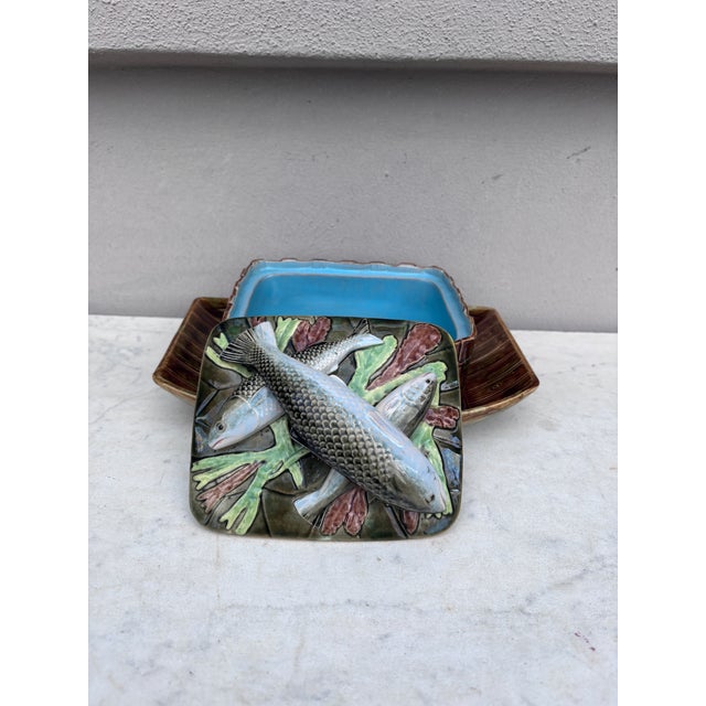 Victorian Majolica Sardine Georges Jones dated august 1873. Decorated on the lid with sardines and seaweeds.