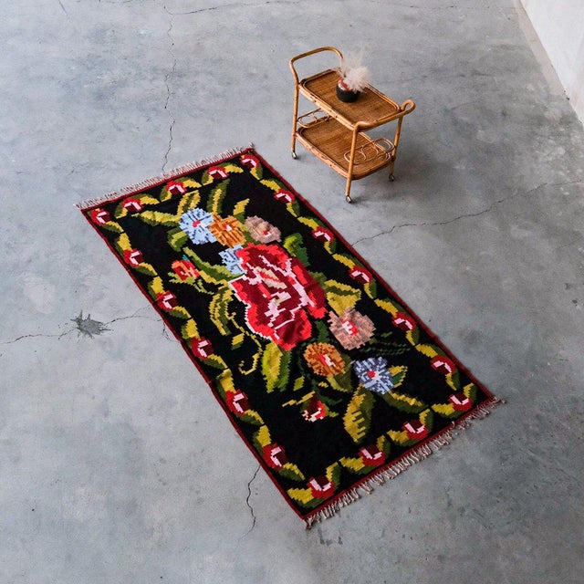 1960s Vintage Moldovian Rug in Wool, 1960s For Sale - Image 5 of 5