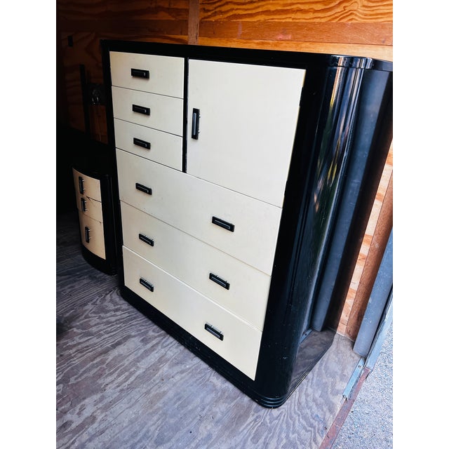 Art Deco 1930s Simmons Company Norman Bel Geddes Dresser and Vanity For Sale - Image 3 of 5