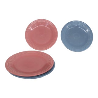 Fiesta Usa Homer Laughlin Set of 4 Dinner Plates 2 Pink 2 Blue Lead Free 4850b For Sale