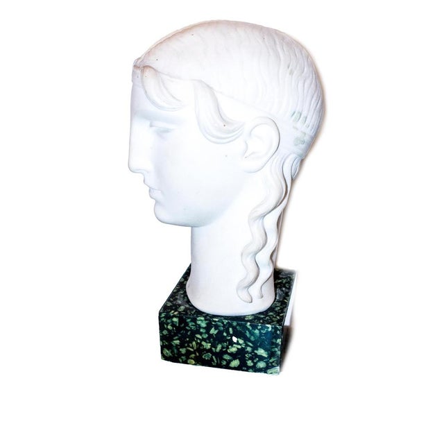 Nicola D'Antino, Kore's Heads, Italy, 1920s, Marble, Set of 2 For Sale - Image 4 of 6