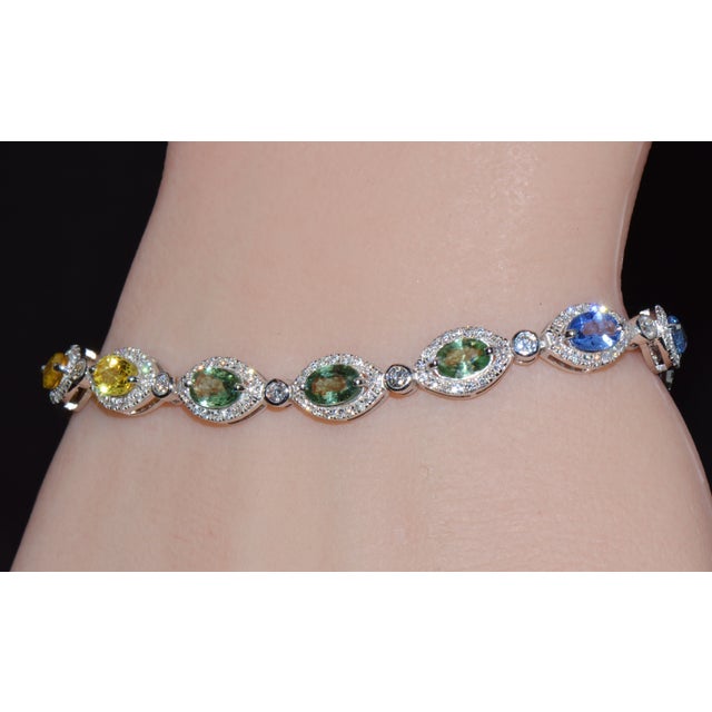 Metal Certified Natural 11.32cts vs F Diamond Multi-Color Sapphire 18k Solid Gold Tennis Stacking Bracelet For Sale - Image 7 of 15