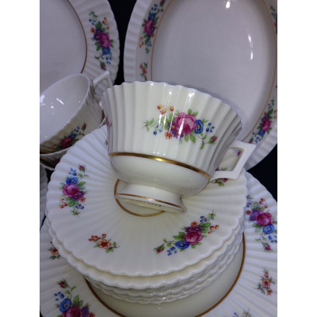 Lenox Fluted Porcelain Pavlova Floral Service for 8 with Serving Pieces