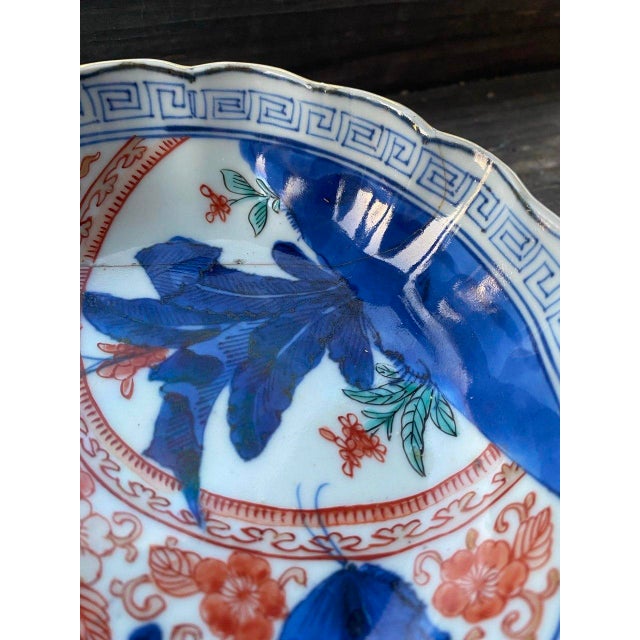 Late 19th Century Antique Japanese Arita Imari Scalloped Porcelain Bowl – Hand Painted Blue & Iron Red For Sale - Image 5 of 13