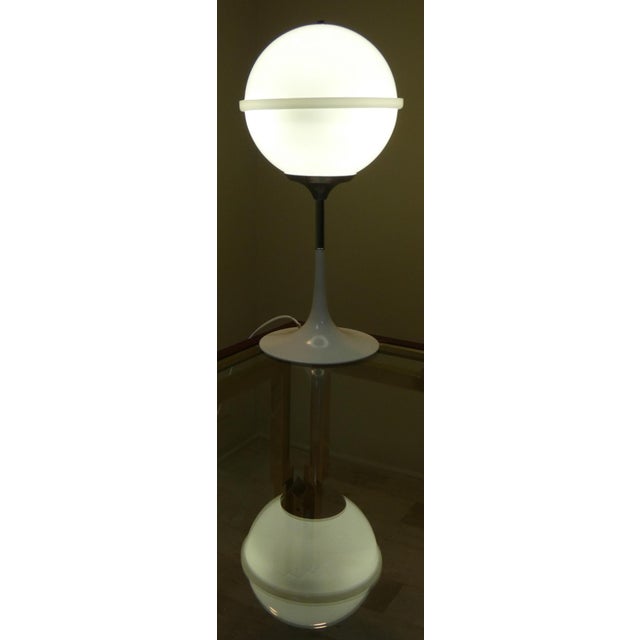 Silver Space Age Acrylic and Steel Table Lamp, 1970s For Sale - Image 8 of 11