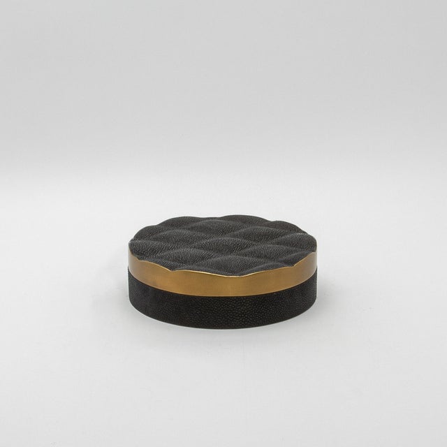 Kifu Paris Set of 2 Quilted Boxes in Black Shagreen With Bronze Patina Brass by Kifu Paris For Sale - Image 4 of 9