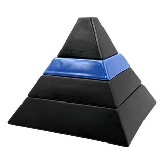 French Pyramid Shaped Stacked Ceramic Ashtrays, 1980s, Set of 4 For Sale