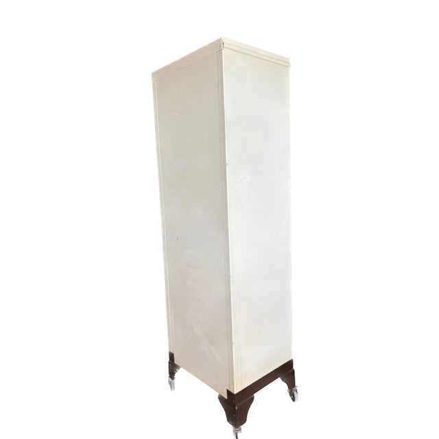 Mid-Century Modern Mid-Century Industrial Medical Cabinet on Casters — Attributed to Simmons or Geneva, Circa 1950s For Sale - Image 3 of 4
