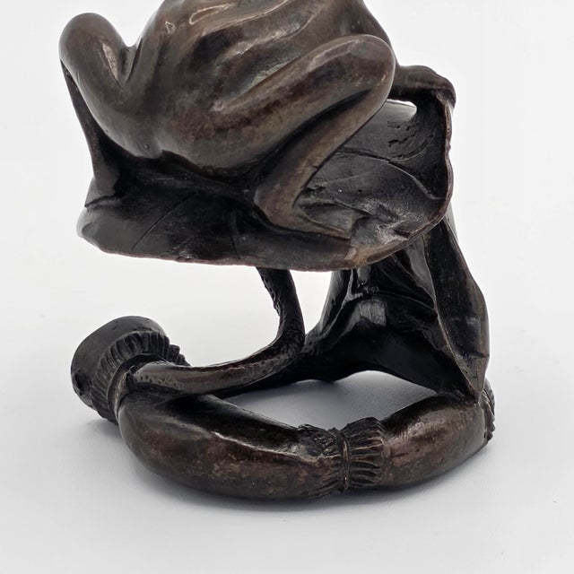 Japanese Bronze Okimono Frog on Lotus Leaf Sculpture, Circa 1920 For Sale In Los Angeles - Image 6 of 7