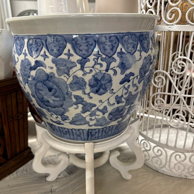 Blue & White Chiboiserie Jardiniere W/Stand For Sale In Miami - Image 6 of 7