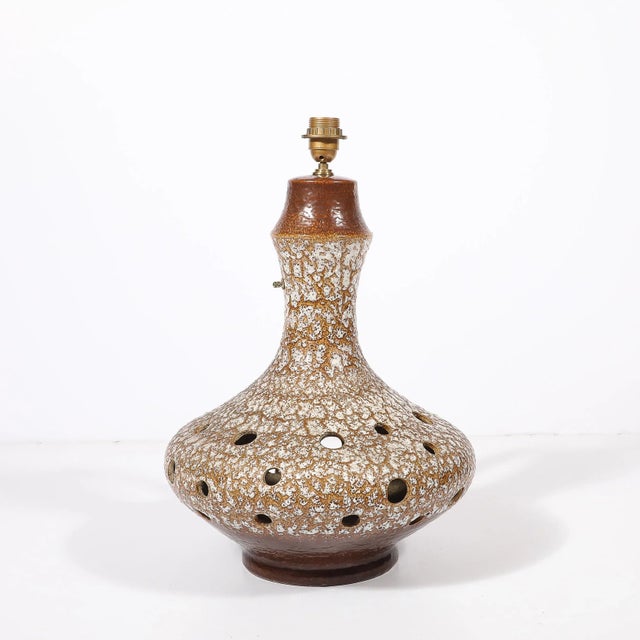 Mid-Century Organic Pitcher Form Ceramic Table Lamp With Illuminated Cutouts For Sale - Image 15 of 17