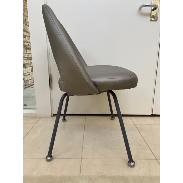 Mid-Century Modern Vintage Eero Saarinen Dining Chairs (Unmarked) - Set of 10 For Sale - Image 3 of 7