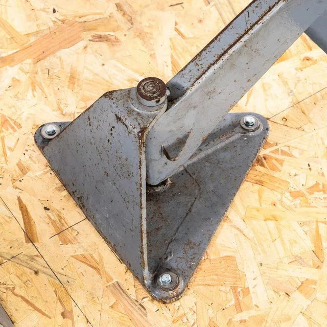 1940s Workshop Swivel Chairs from Tan Sad, 1940s, Set of 2 For Sale - Image 5 of 10