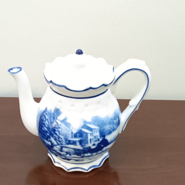 Vintage Blue and White Porcelain Chinoiseries Tea Pot. This beautiful tea pot is ready for afternoon tea with your friends...