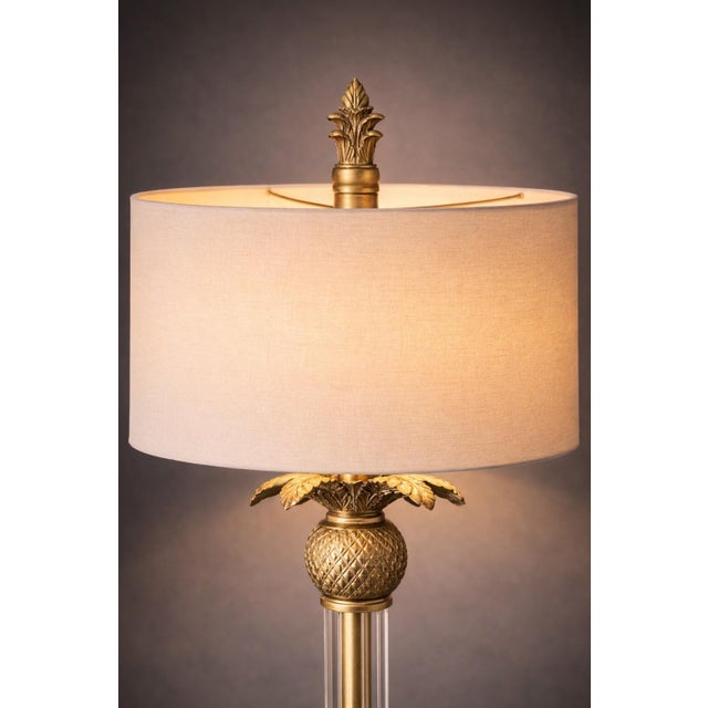 Late 20th Century Late 20th Century Tall Hollywood Regency Sunlit Brass & Glass Column Table Lamp With Pineapple Motif and Linen Drum Shade – 32” H For Sale - Image 5 of 8
