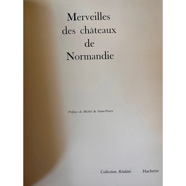 Mid 20th Century Mid 20th Century Hachette Merveilles des Châteaux d'Auvergne et Limousin Vintage Hardcover Book For Sale - Image 5 of 6